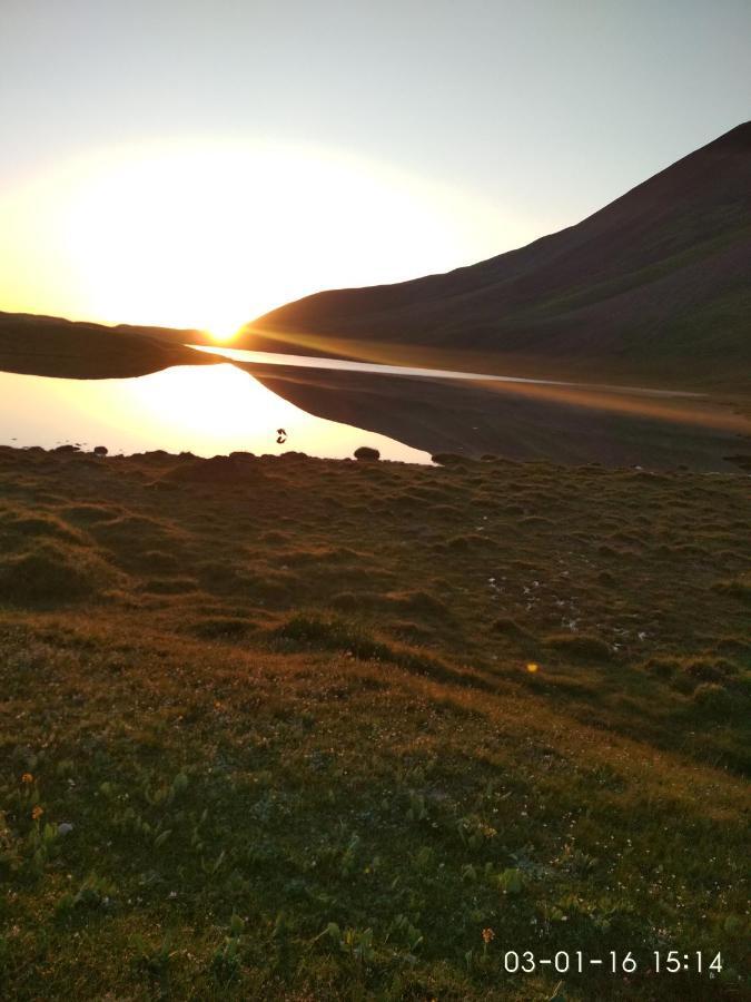 Готель Pamir Nomad Yurt Camp Kara-Kavak Екстер'єр фото
