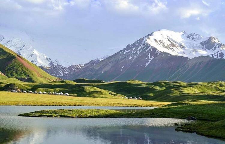 Готель Pamir Nomad Yurt Camp Kara-Kavak Екстер'єр фото