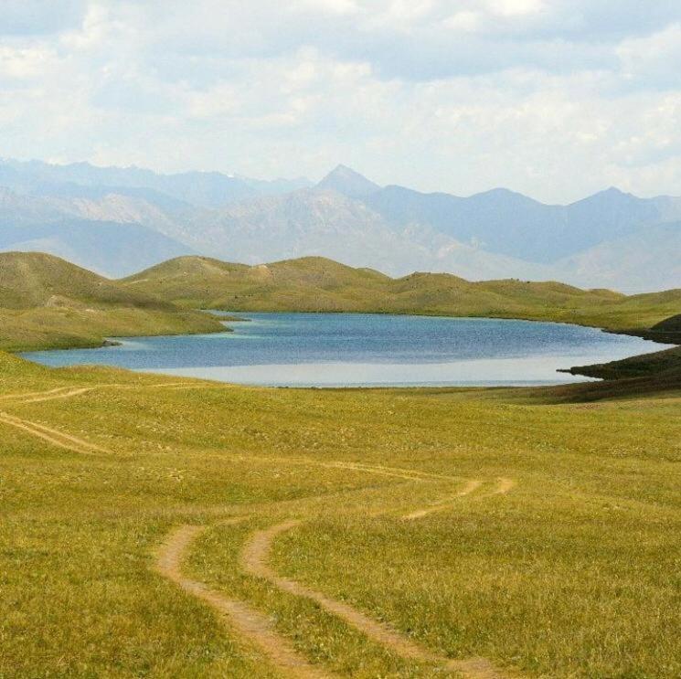 Готель Pamir Nomad Yurt Camp Kara-Kavak Екстер'єр фото